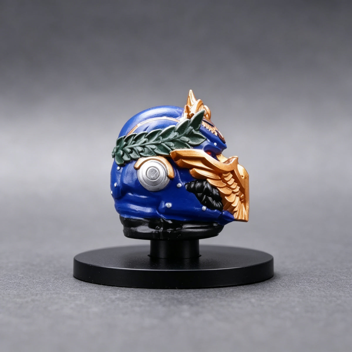 Custom Roboute Guilliman Primarch Helmet Head Sculpt - Eagle Mask & Iron Halo - Image 3