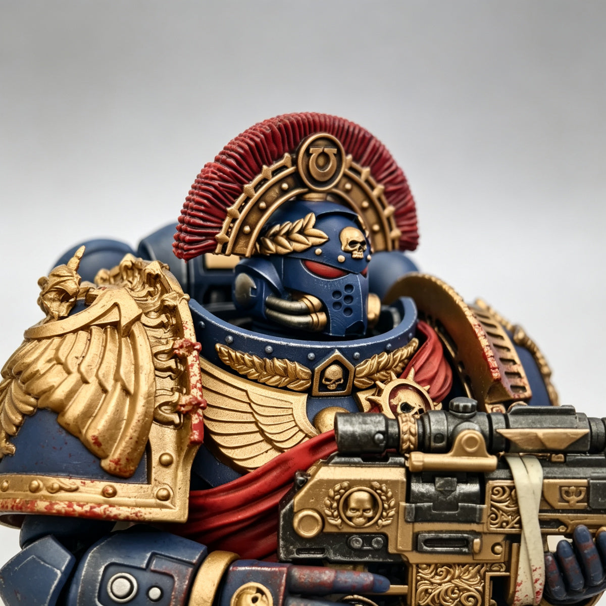 Custom Ultramarines Centurion Helmet with Transverse Crest - 1/18 Action Figure Upgrade - Image 3