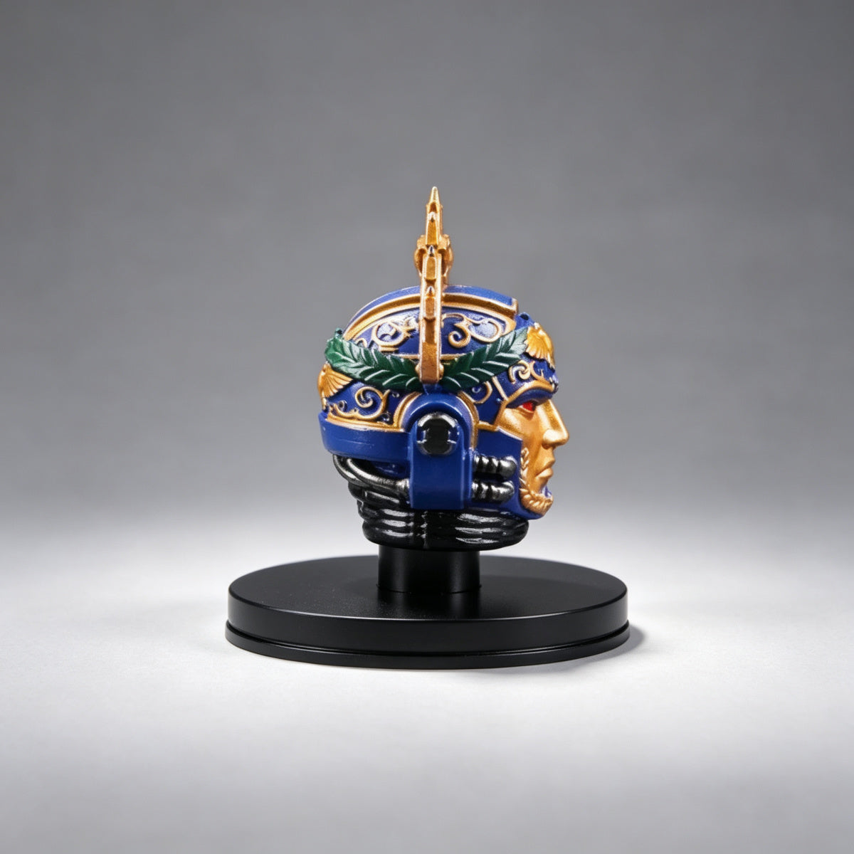 Custom Roboute Guilliman Helmet - Gold Face Mask - Image 3