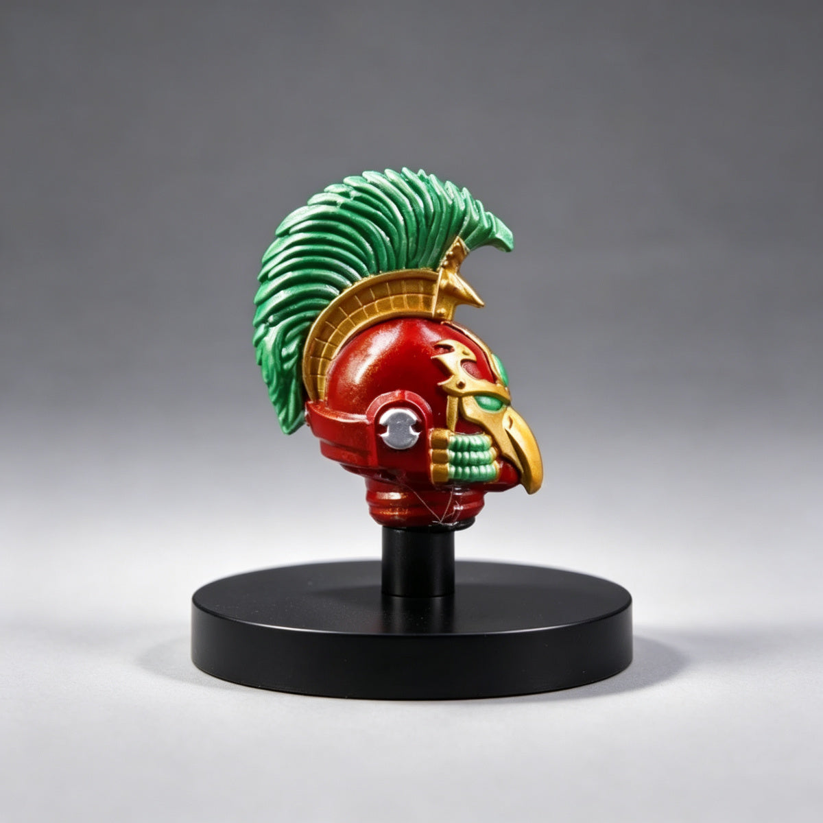 Custom Thousand Sons Helmet - Green Plume & Gold Beak - Image 3