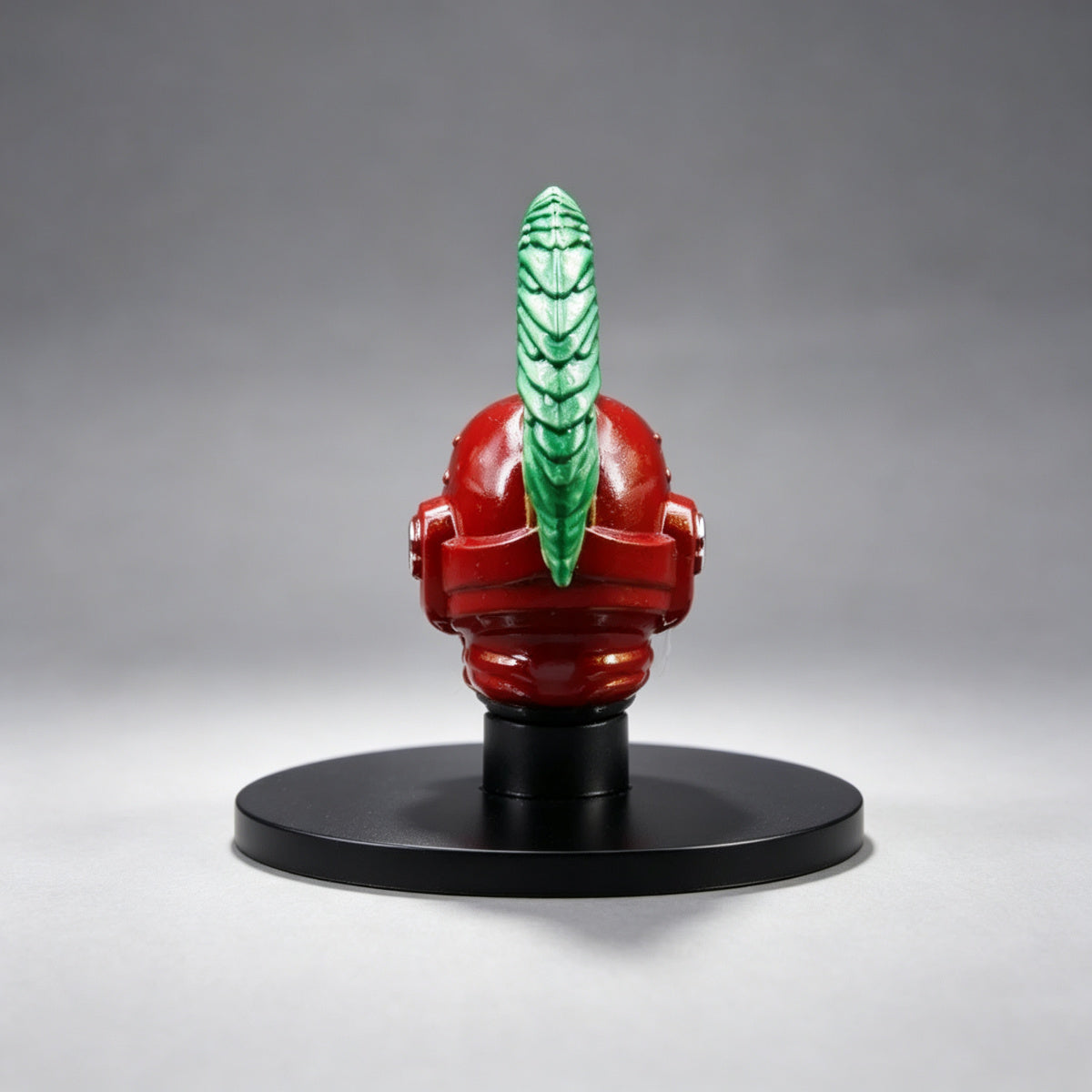 Custom Thousand Sons Helmet - Green Plume & Gold Beak - Image 4