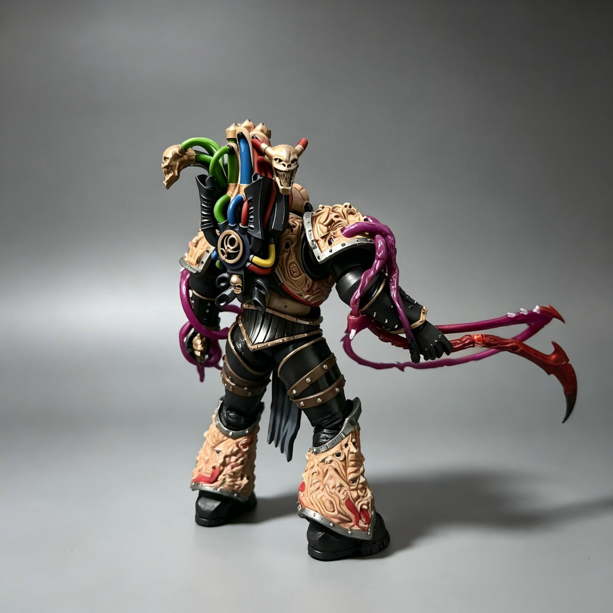 Lucius the Eternal - 1/18 Custom (Armor of Shrieking Souls & Chem-Injector Pack) - Image 5
